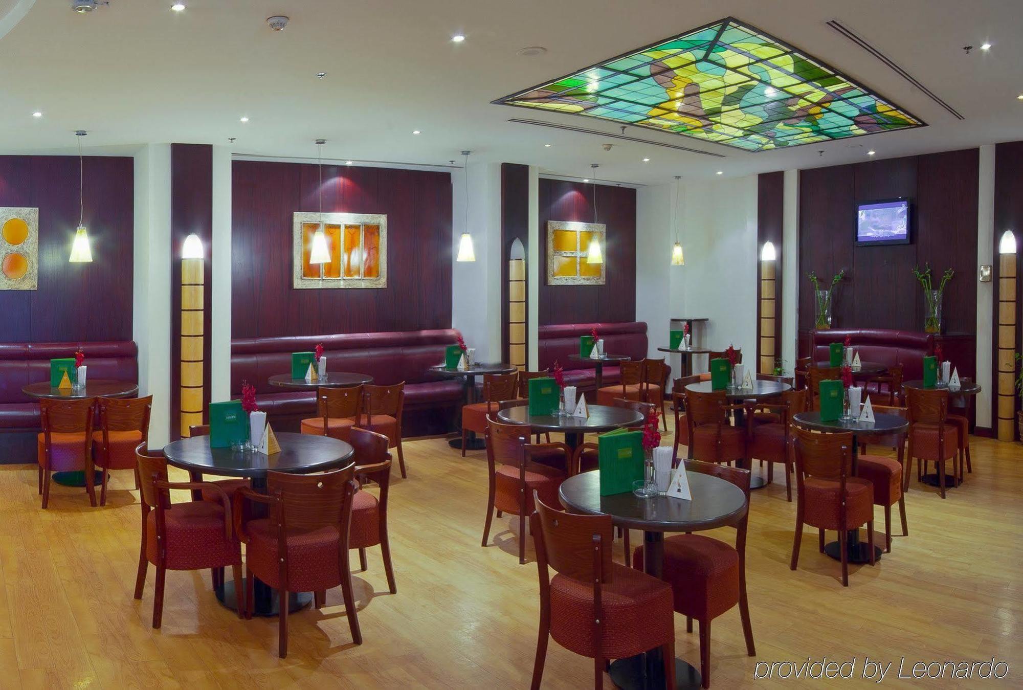 Holiday Inn Al Salam Джедда Ресторан фото